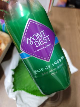 몽베스트 Montbest with Sparkling water Plain 20병 — 5점을 준 리뷰어가 2021년 11월 올린 사용 사진