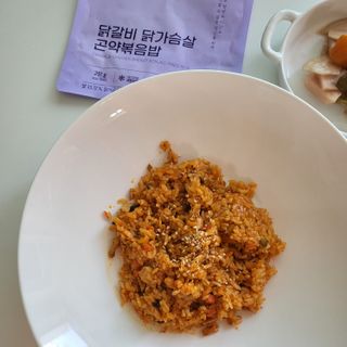 [푸딩팩토리] 요잇조잇 닭갈비 닭가슴살/김치 닭가슴살 곤약볶음밥 2종 (김치볶음밥 2개 닭갈비 볶음밥 1개) — 5점을 준 리뷰어가 2022년 7월 올린 사용 사진