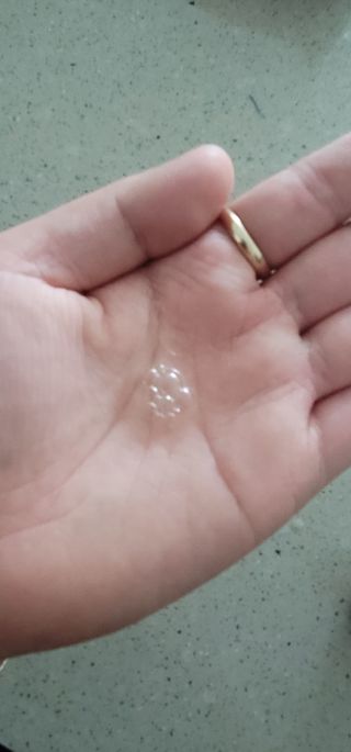 스킨큐어 산다화 비타민c 화이트닝 에센스 30ml — 5점을 준 리뷰어가 2023년 7월 올린 사용 사진