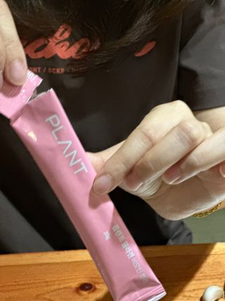 [NOW] 플랜트 콜라겐 비오틴 젤리 2박스_올리브영 전용 — 5점을 준 리뷰어가 2024년 6월 올린 사용 사진
