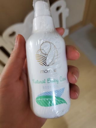 mom e 맘이 내추럴 베이비 케어 크림+바디오일 — 5점을 준 리뷰어가 2021년 1월 올린 사용 사진