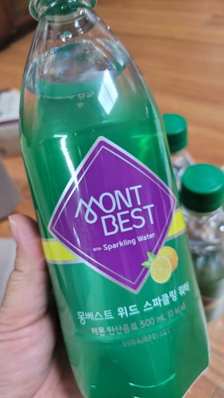 몽베스트 Montbest with Sparkling water Lemon OR Lime 20병(랜덤) — 5점을 준 리뷰어가 2021년 10월 올린 사용 사진