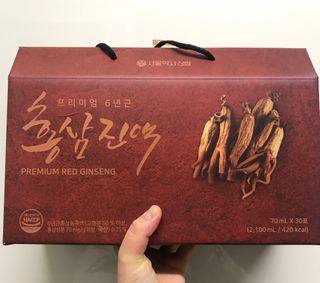 서울약사신협_프리미엄 6년근 홍삼진액_70mlx30포 — 4.5점을 준 리뷰어가 2021년 2월 올린 사용 사진