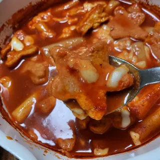 빨간키트 떡볶이 밀키트 2~3인분 매운맛 국물 떡볶이 만들기 쉬운 황금 레시피 분말 소스로 간편한 요리 — 5점을 준 리뷰어가 2021년 10월 올린 사용 사진
