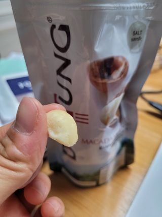 도이퉁 마카다미아 넛 90g  로얄 마카넛 오리지널 쏠트 허니 — 5점을 준 리뷰어가 2021년 3월 올린 사용 사진