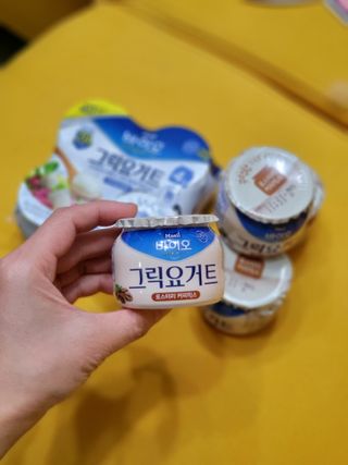 매일바이오 그릭요거트 오리지널 플레인 4개, 로스터리 커피믹스 4개 — 3점을 준 리뷰어가 2021년 12월 올린 사용 사진