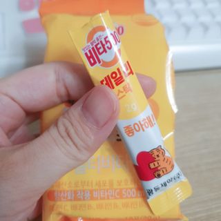광동생활건강 프리 [광동] VB와 VC를 함유한 멀티 비타민 비타 500 데일리 스틱 180포 — 5점을 준 리뷰어가 2022년 8월 올린 사용 사진