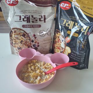 씨알푸드 씨알로 그래놀라 2종 후르츠+크랜베리 아몬드 — 4.5점을 준 리뷰어가 2022년 7월 올린 사용 사진