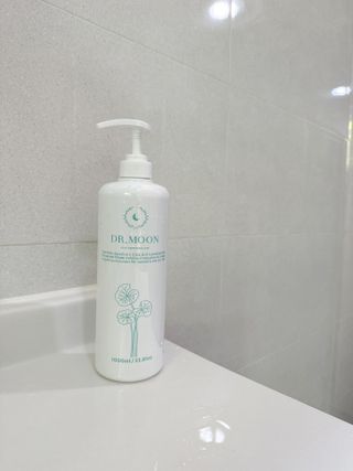 [닥터문] 센텔라 시카케어 화이트머스크 바디워시 1000ml — 5점을 준 리뷰어가 2023년 6월 올린 사용 사진