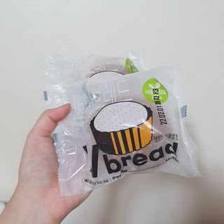 롯데제과 Vbread 포카치아식빵1개 + 미니식빵 1개 + 머핀 2개 세트 — 5점을 준 리뷰어가 2021년 9월 올린 사용 사진