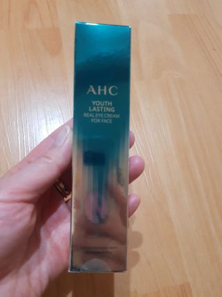 [NEW 탄력유턴 아이크림] AHC 유스 래스팅 리얼 아이크림 포 페이스 — 5점을 준 리뷰어가 2021년 3월 올린 사용 사진