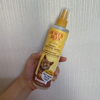 버츠비 캣 댄더 리듀싱 스프레이 — 5점을 준 리뷰어가 2021년 5월 올린 사용 사진