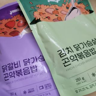 [푸딩팩토리] 요잇조잇 닭갈비 닭가슴살/김치 닭가슴살 곤약볶음밥 2종 (김치볶음밥 2개 닭갈비 볶음밥 1개) — 5점을 준 리뷰어가 2022년 8월 올린 사용 사진