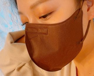 애니가드 셋업마스크 4컬러 각 10매입 [크리미베이지, 캐시미어로즈, 초콜렛브라운, 미드나잇네이비] — 3점을 준 리뷰어가 2022년 2월 올린 사용 사진