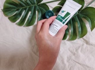 랑벨 랑바이오 블랙 시카 크림 50ml(블랙비 프로폴리스, 시카 4종, 판테놀 10 함유) — 5점을 준 리뷰어가 2022년 4월 올린 사용 사진