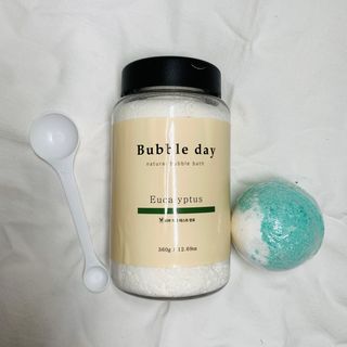 버블데이 아로마/과일 거품 입욕제 — 5점을 준 리뷰어가 2021년 7월 올린 사용 사진