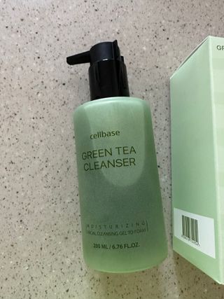 프리마인 메이크업과 들뜨는 각질까지 한방에 깐달걀로! 순하기까지한 셀베이스 그린티클렌저(200ml) — 4.5점을 준 리뷰어가 2023년 5월 올린 사용 사진