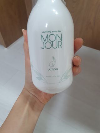 토박스코리아 몽쥬르 유아 로션 300ml — 5점을 준 리뷰어가 2021년 4월 올린 사용 사진