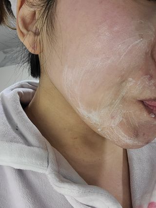 오투에니원 화이트 스완 퍼펙트 폼 클렌징 150g 퍼프증정 — 5점을 준 리뷰어가 2022년 12월 올린 사용 사진