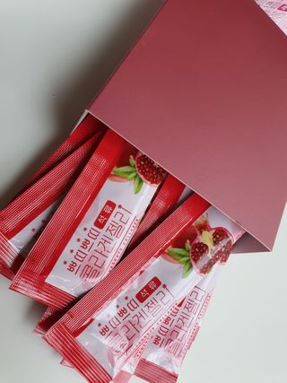 헬스업_쁘띠쁘띠석류콜라겐젤리_20g x 14포 — 5점을 준 리뷰어가 2021년 2월 올린 사용 사진