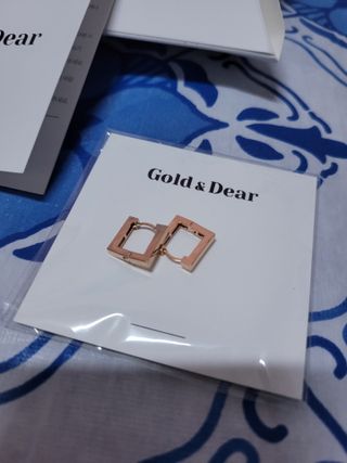 [골드앤디어] 14K 사각 네모 원터치 귀걸이_3color — 4.5점을 준 리뷰어가 2021년 5월 올린 사용 사진