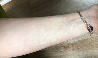 더마비 프레쉬 모이스처 스크럽 바디 워시 — 3점을 준 리뷰어가 2021년 4월 올린 사용 사진