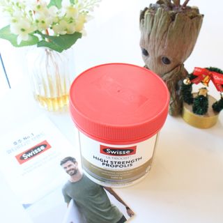 Swisse 스위스 고함량 프로폴리스 2,000mg 210정 — 5점을 준 리뷰어가 2021년 12월 올린 사용 사진