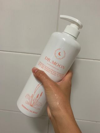 프리[닥터문] 유산균 락토케어 질경초 여성청결제 1000ml (젤타입) — 5점을 준 리뷰어가 2022년 6월 올린 사용 사진