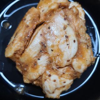 굽네몰 [굽네] 소스가 맛있는 닭가슴살 슬라이스 4종 — 5점을 준 리뷰어가 2021년 11월 올린 사용 사진