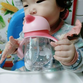 유비맘 트라이탄 코니빨대컵_컬러 랜덤 발송 — 5점을 준 리뷰어가 2021년 1월 올린 사용 사진