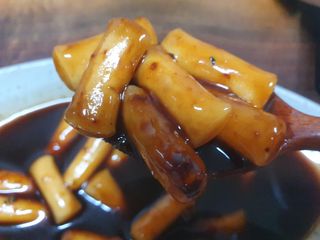 유비쿡 컵떡볶이 매운컵떡볶이2개/ 짜장컵떡볶이 2개  총 4개세트 — 5점을 준 리뷰어가 2021년 6월 올린 사용 사진