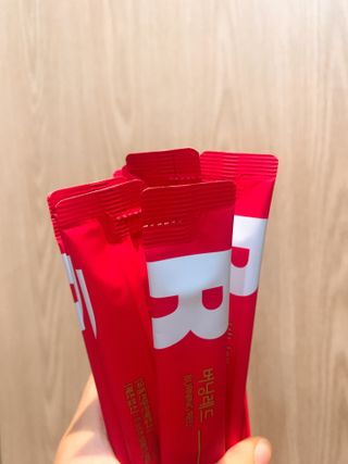 디오르 버닝레드 — 5점을 준 리뷰어가 2022년 3월 올린 사용 사진