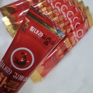 힘내라김홍삼 하루홍삼정스틱 10g x 10포 — 4점을 준 리뷰어가 2021년 3월 올린 사용 사진