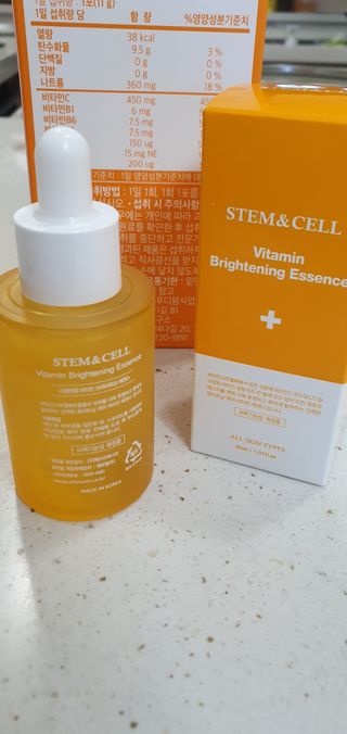 체르엠 스템앤셀 비타민 브라이트닝 에센스 30ml 1개 — 5점을 준 리뷰어가 2021년 9월 올린 사용 사진