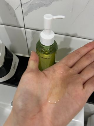 스킨큐어 산다화 순한 클렌징 동백 오일 200ml — 5점을 준 리뷰어가 2023년 4월 올린 사용 사진