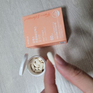 [바이탈스푼] 여성 질 유산균, 유렉스프로바이오틱스 포 우먼 (60캡슐) — 5점을 준 리뷰어가 2022년 7월 올린 사용 사진