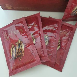 서울약사신협_프리미엄 6년근 홍삼진액_70mlx30포 — 5점을 준 리뷰어가 2021년 3월 올린 사용 사진