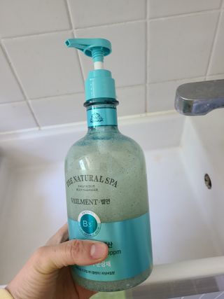 벨먼 내추럴스파 수분광채 스크럽 바디워시 600ml 5종 — 5점을 준 리뷰어가 2022년 5월 올린 사용 사진