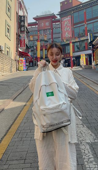 [v2.0] IWP l 아이워즈플라스틱 에코백팩 리사이클 노트북 가방 2color — 5점을 준 리뷰어가 2023년 3월 올린 사용 사진
