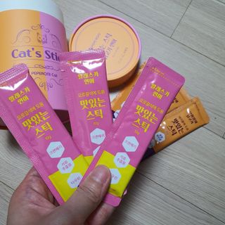 페페로니 맛있는 스틱 - 무항생제 닭고기 15개 + 알래스카 연어 15개 — 5점을 준 리뷰어가 2021년 9월 올린 사용 사진