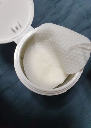 랑벨 비타 에너지 잡티 앰플 패드 65매 (투명하고 밝은 얼굴 광채패드) — 5점을 준 리뷰어가 2022년 5월 올린 사용 사진