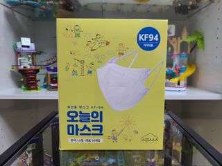 [심폐소생소] 오늘의마스크 KF94 소형 초등학생 어린이 마스크 — 5점을 준 리뷰어가 2021년 12월 올린 사용 사진