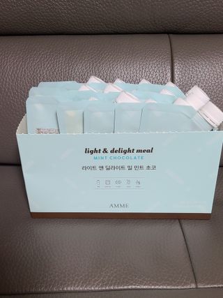 아므_이너뷰티 라이트 앤 딜라이트 밀 민트 초코 — 4점을 준 리뷰어가 2021년 7월 올린 사용 사진