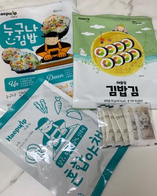 해풀잎 누구나 김밥*1ea [(혼합야채 35g *1ea,  김밥김 (5g, 5ea),  양념간장 (6g, 5ea), 참기름(5g, 2ea)] — 5점을 준 리뷰어가 2022년 10월 올린 사용 사진