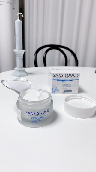 산수시 아쿠아 베네핏 24h 수부지 물광 속건조 수분크림 50ml — 5점을 준 리뷰어가 2021년 7월 올린 사용 사진