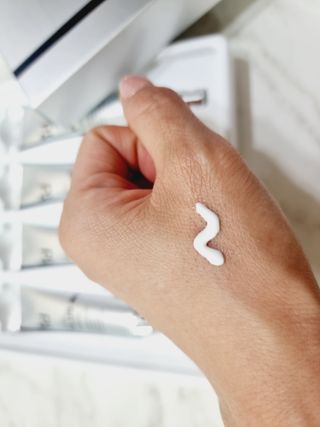 아이디플라코스메틱 아이디 브이로직 플러스 크림 15ml X 4EA — 5점을 준 리뷰어가 2022년 1월 올린 사용 사진