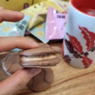 롯데제과 쁘띠몽쉘 마롱몽블랑 — 5점을 준 리뷰어가 2021년 11월 올린 사용 사진
