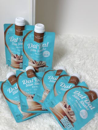 달달슬림쉐이크 [블로그]달달슬림 맛있는 단백질 쉐이크 파우치 다이어트 식사대용 프로틴 파우더 보충제 — 5점을 준 리뷰어가 2025년 10월 올린 사용 사진