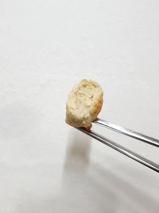 굽네몰 [굽네] 탱글탱글 닭가슴살볼 3종, 닭가슴살 오븐 스테이크 3종 — 4점을 준 리뷰어가 2021년 5월 올린 사용 사진