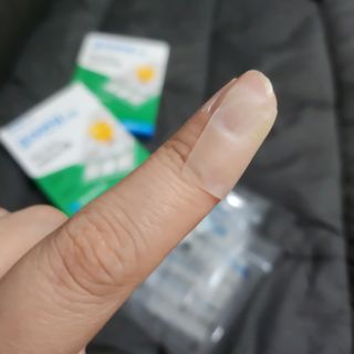 [큐어반H 커팅] 간편하게 떼서 쓰는 자외선차단 습윤밴드 (1팩/30매입) — 5점을 준 리뷰어가 2022년 12월 올린 사용 사진